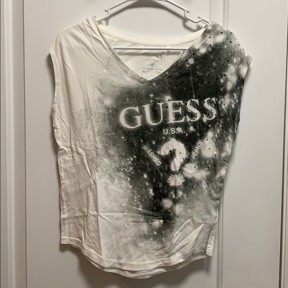 GUESS t-shirt - Picture 2 of 3